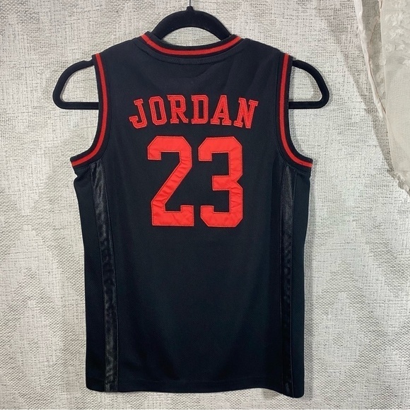 Air Jordan 23 black and red basketball jersey fly since 1982 size L - Picture 5 of 5